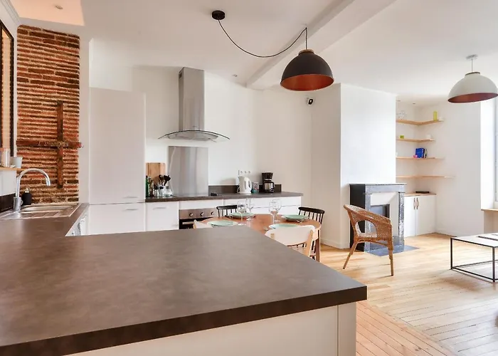Plein Centre De Nantes : Appartement Pour 4